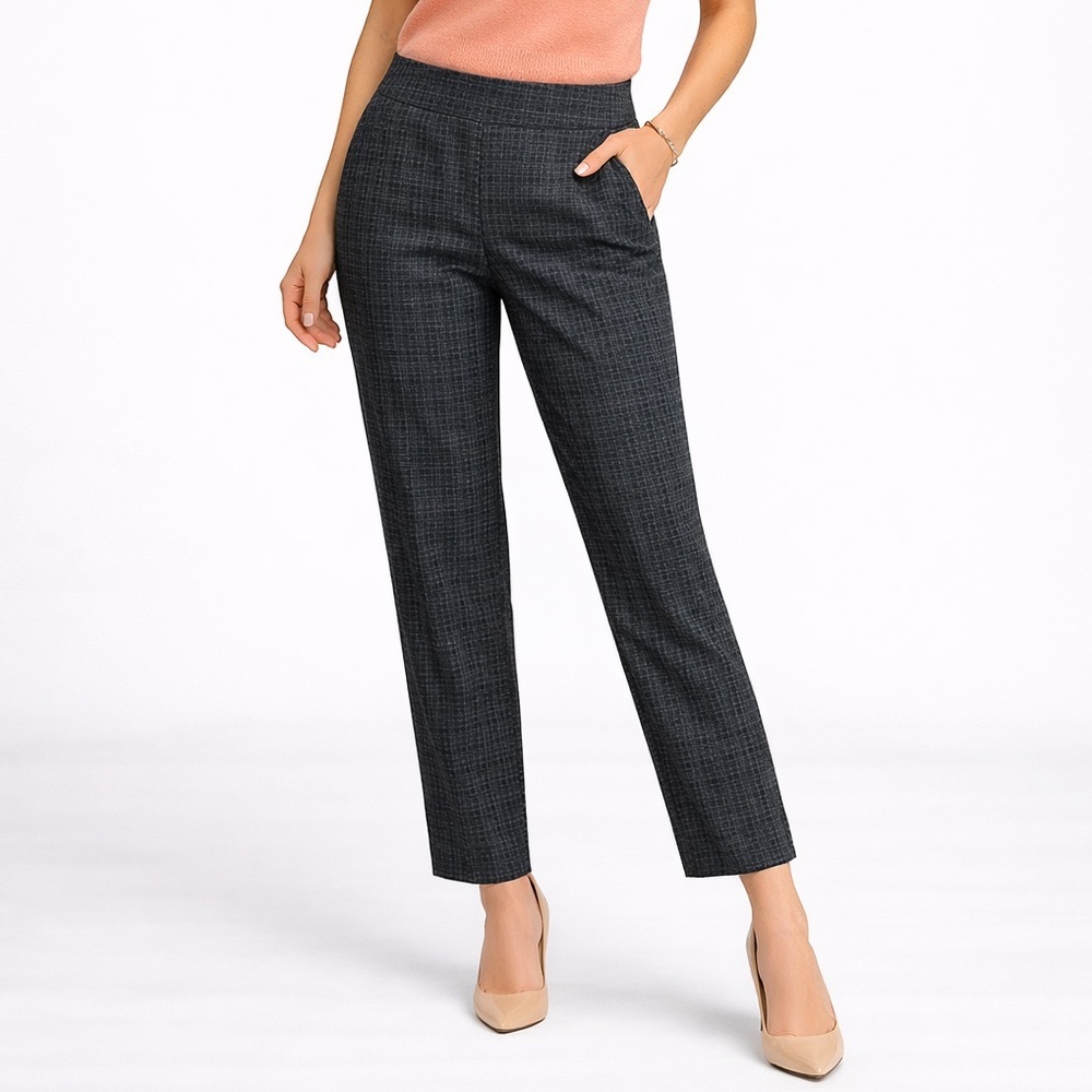 Ricki's Black and Gray Cropped Pants